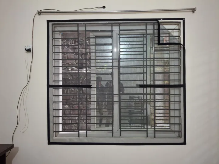 Export%20quality%20anti%20mosquito%20window%20net%20with%20Chain%20system%20(5%20feet%20/%205%20feet)%20-%20Image%206