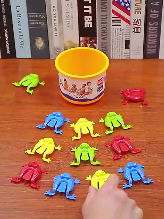 20pcs Jumping Plastic Frog Bounce Fidget Classic Toy Stress Relief Toy Birthday,Family Party Game Toy Discounts Prizes