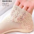 Women shallow transparent invisible thin non slip lace socks.