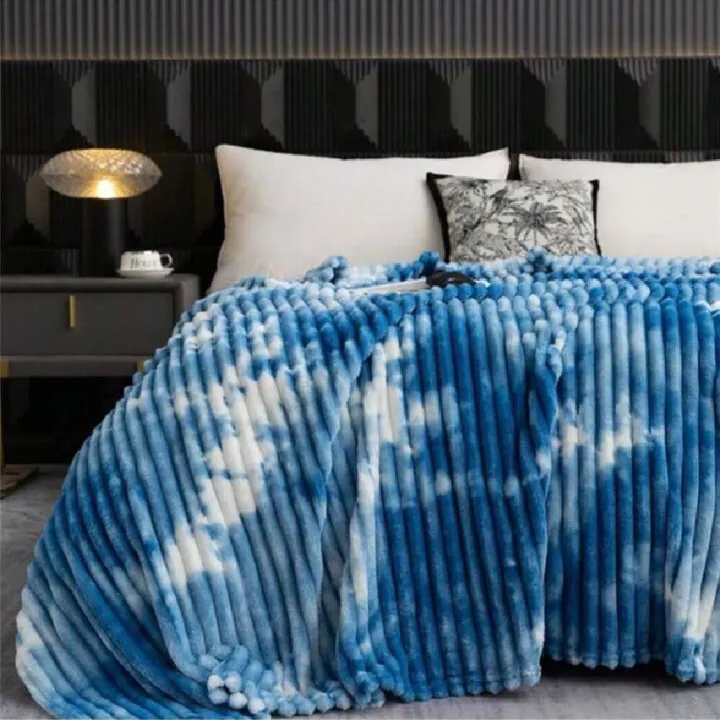 Rabbit%20fur%20blanket%20extra%20soft%20blanket%207%20feet%20Quilt%20Comforter%20comfortable%20soft%20comfortable%20skin%20breathable%20goods%20ready%20to%20ship%20from%20Thailand%20-%20Image%203