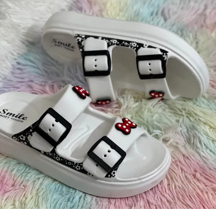 New%20Soft%20EVA%20Rubber%20Lightweight%20&%20Comfortable%20Buckle%20Sandals%20with%20Cute%20Charms%20for%20Girls%20&%20Womens%20Slippers%20-%20Image%202