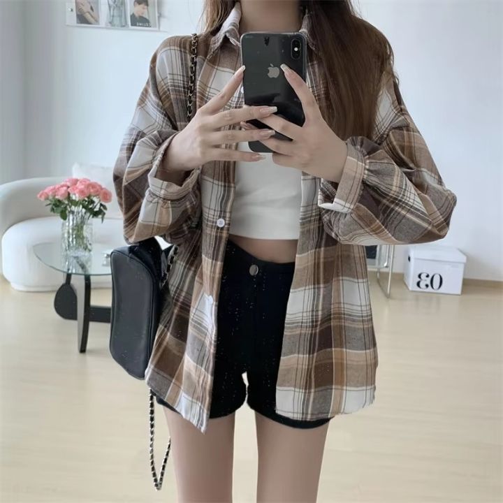 Checkered%20Shirt%20Woman%20Oversized%20Long%20Sleeve%20Collared%20Button%20Up%20Plaid%20Shirt%20Jacket%20Teen-girl%20Casual%20Daily%20Outfit%20-%20Image%202