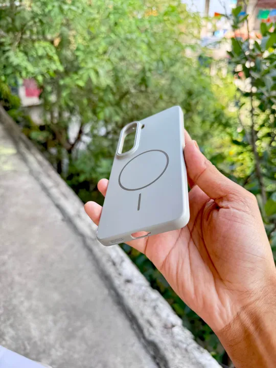 Vivo%20Y400%204G%20/%205G%20Original%20Magsafe%20Magnetic%20Ultra%20Thin%20PC%20Phone%20back%20cover%20-%20Image%205