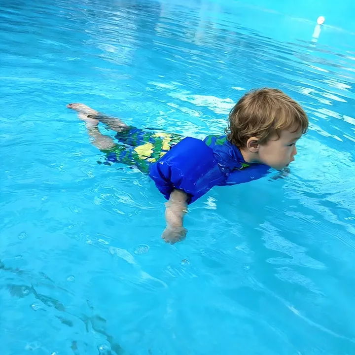 Kid%20Safe%20Swim%20Foam%20Float%20Arm%20Sleeve%20Armbands%20Floating%20Ring%20Buoyancy%20Swimming%20Equipment%20Pool%20Toys%20Soft%20Wear%20Resistant%20Portable%20-%20Image%204