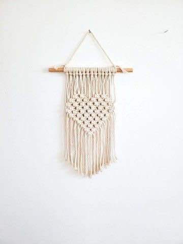 1pc%20Macrame%20Wall%20Hanging,%20Small%20White%20Hearts%20Boho%20Woven%20Tapestry%20For%20Bedroom,%20Apartment,%20Dormitory,%20Room%20Background%20Wall%20Decoration%20-%20Image%204