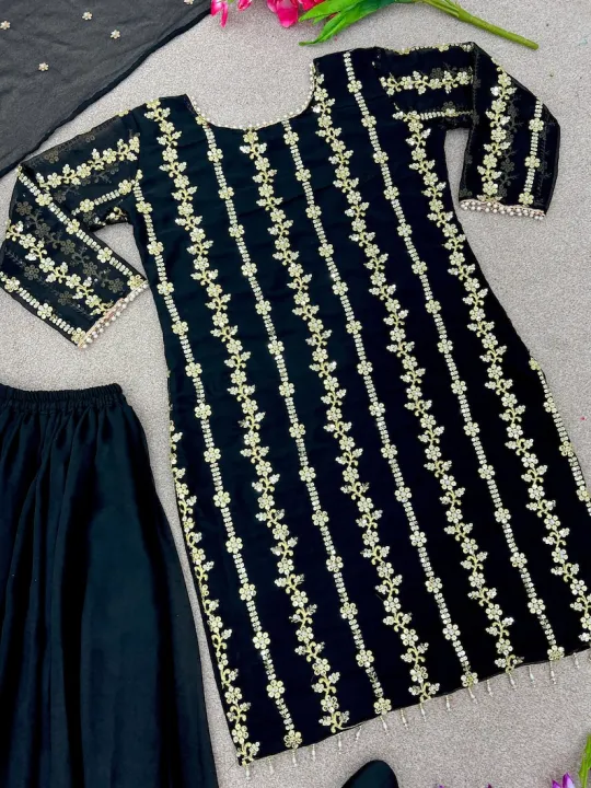 3%20pc%20Hania%20Amir%20most%20famous%20beautiful%20dress%20full%20of%20pearl%20work%20in%20%20georgette%20stuff%20best%20quality%F0%9F%98%8D%20available%20in%20small%20size%20black%20colour%20-%20Image%205
