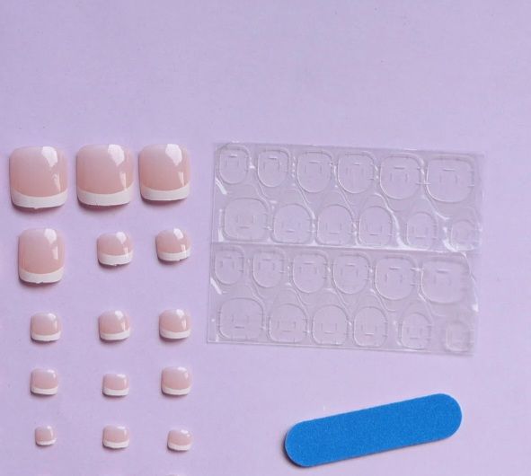 24%20pcs%20Press%20On%20Toe%20nails%20Nail%20Glue%20Included%20French%20Short%20Size%20Square%20Shape%20Nails%20for%20foot%20Includes%20Nails%20Glue%20sheet%C2%A0%20Mini%20file%20Feet%20nails%20-%20Image%204