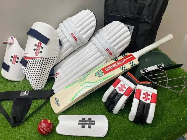 Hard%20Ball%20Cricket%20Kit%20for%2012%20to%2016%20Years%20Old%20Boys(Complete)%20-%20Image%205