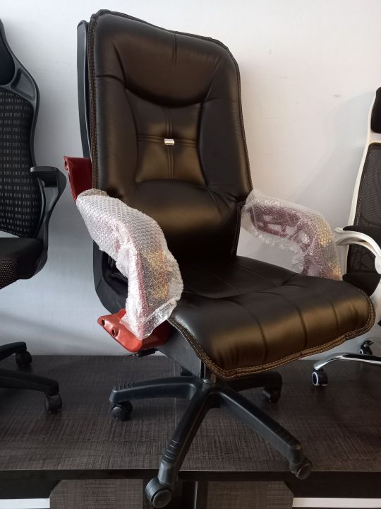 Executive%20Chair%20Office%20Chair%20Revolving%20Chair%20-%20Image%203