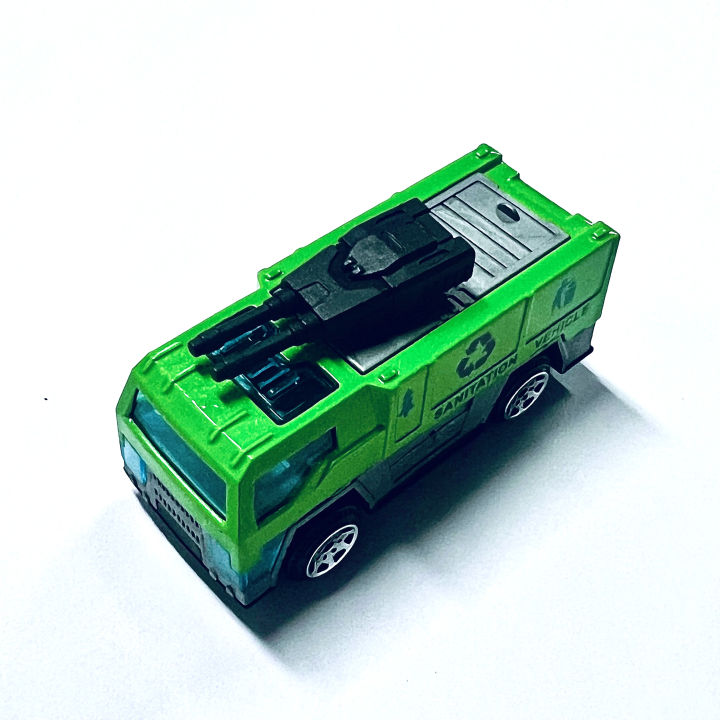 Children's%20alloy%20toy%20cars,%20sliding%20sports%20cars,%20racing%20cars,%20simulated%20car%20models,%20%20and%20ornaments%20for%20kids.%20-%20Image%204