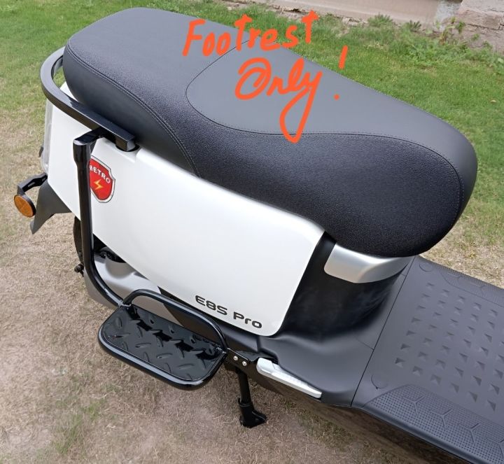 One Pair (2-Pieces) of Pillion Rider Footrest / Rear Passenger Ladies Foot Rest for Relaxed Seating / Pichlah Paidan ; METRO YADEA E8S Pro Electric Scooter / E-Bike, Black