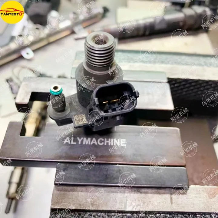 CRIN%20Piezo%20Injector%20Magnetic%20Fixture%20Clamp%20Repair%20Tool%20for%20BOSCH%20DENSO%20DELPHI%20CAT%20SIMENS%20CUMMINS%20-%20Image%203