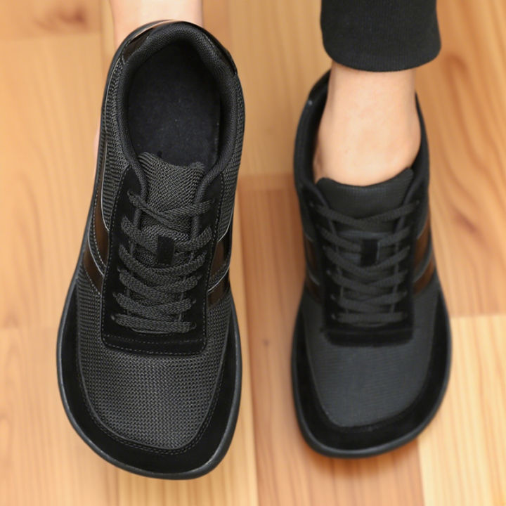 Breathable%20Mesh%20Men's%20Sports%20Shoes%20Black%20Mesh%20Construction%20Wide%20Width%20Men's%20Walking%20Shoes%202025%20Comfortable%20Trendy%20Men's%20Sneakers%20-%20Image%204