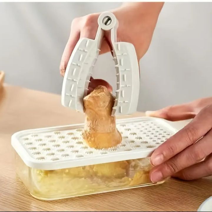 Cut-Resistant%20Kitchen%20Hand%20Guard%20%7C%20Food-Safe%20Plastic%20Clip%20for%20Slicing,%20Grating%20&%20Chopping%20Vegetables%20%7C%20Prevents%20Finger%20Cuts%20-%20Image%204