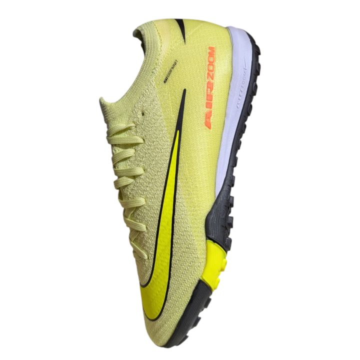 Arizoom%20Indoor%20Futsal%20Shoes%20%E2%80%93%20Lightweight%20Non-Marking%20Sole%20For%20Futsal%20Shoes%20-%20Image%202