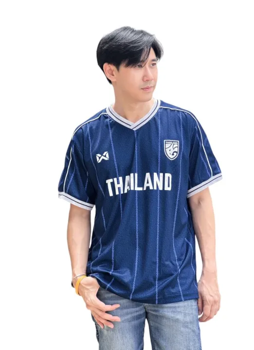 Ready%20for%20Immediate%20Delivery:%20Warrix%20Oversize%20Lifestyle%20Football%20Shirt.%20Oversized%20Thai%20National%20Team%20Shirt%20(Wa-243Fbath10)%20-%20Blue/Black/Red%20-%20Image%203