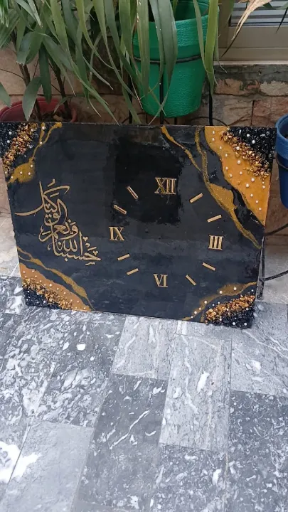 Customized%20resin%20screenry%20clock%20nikha%20engagement%20plates%20-%20Image%205