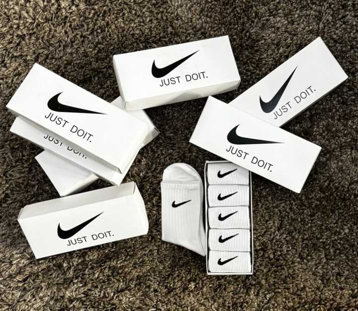 Nike%20Socks%205%20Pairs%20Sports%20Cotton%20Casual%20Mid%20Crew%20-%20Image%202