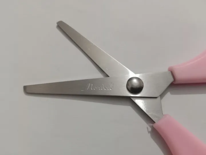 Cartoon%20Safety%20Scissors%20for%20Kids%20Cute%20Craft%20Paper%20Scissors%20School%20Stationery%20paper%20cutting%20scissor%20-%20Image%202