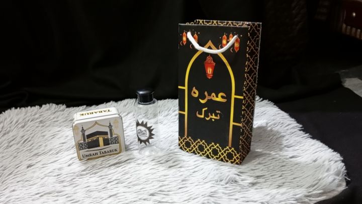 Pack%20of%206%20Umrah%20mubarak%20paper%20bag%20size%204.5/8%20Umrah%20Mubarak%20tin%20box%206%20size%203/3%20abezamzam%20bottle%206%20size%20100%20ml,Umrah%20Mubarak%20taburak%20gift%20set,%20Umrah%20taburak%20distribution%20packing%20-%20Image%203