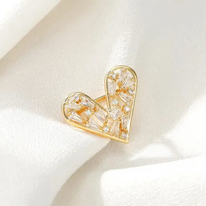 Sparkling%20crystal%20heart%20anti-glare%20buckle%20small%20brooch%20fashion%20lapel%20pin%20clothes%20versatile%20mini%20corsage%20button%20pin%20jewelry%20%20-%20Image%202