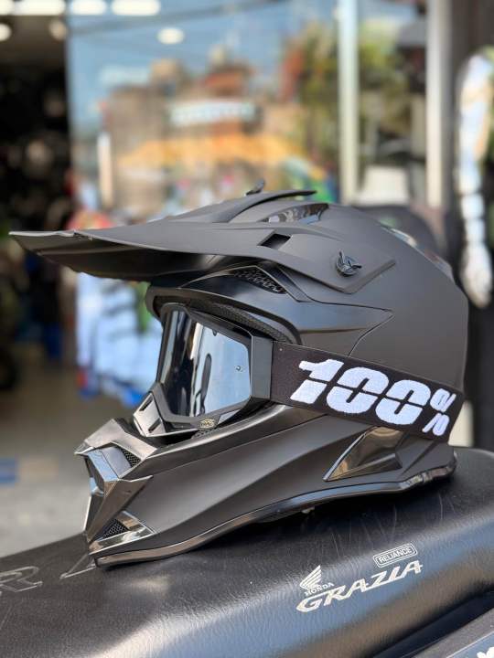 Bull Dirt Helmet With Goggles