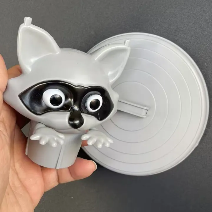 Cute%20Raccoon%20Toilet%20Paper%20Holder%20Playful%20Bathroom%20Decor%20With%20Trash%20Can%20Lid%20Cover%20Unique%20%20Idea%20Funny%20Home%20Accessory%20-%20Image%204