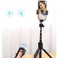 The Bluetooth remote for mobile phone supports ios/android version C-11 Bluetooth remote. the push button is used to replace the mobile phone. The distance of 5 meters.. 