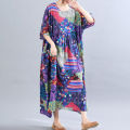 Plus size women's dress, abstract pattern printed short sleeved round neck ultra loose robe, summer beach dress with pockets. 