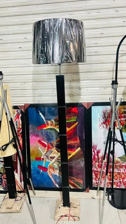 Corner Floor Lamps for Drawing Room & Bedroom – Space-Saving and Stylish Standing Lamps for Home Décor