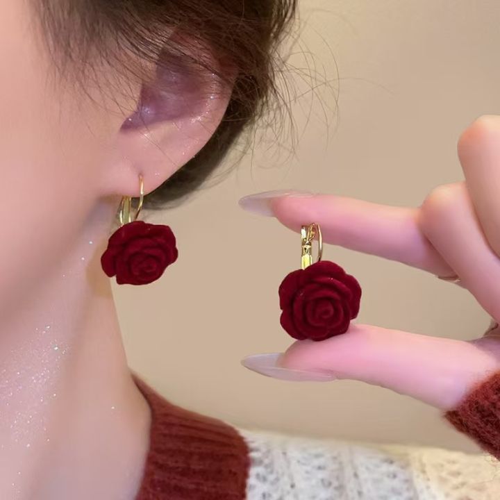 High%20end%20retro%20wine%20red%20rose%20earrings,%20elegant%20women's%20ear%20buckles,%20fashionable%20accessories%20-%20Image%202