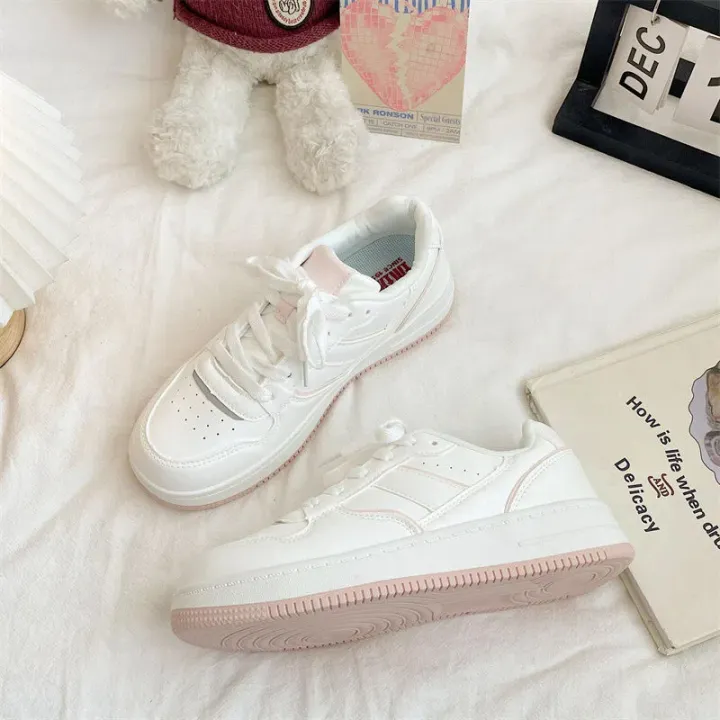 White%20Casual%20Walking%20Sneakers%20for%20Women%20-%20Image%202