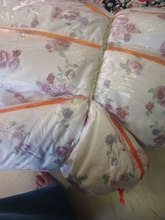 Soft%20and%20comfortable%20Summer%20light%20weighted%20blanket%20with%20bed%20sheet%20and%20two%20pillow%20cover%20-%20Image%207