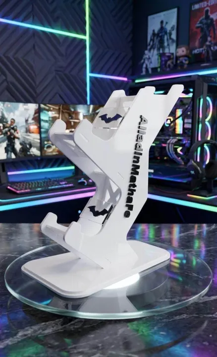 Universal%20Acrylic%20Gaming%20Controller%20Stand%20-%20Desk%20Organizer%20for%20PS5,%20PS4,%20Xbox%20Series%20X/S%20Controllers%20-%20Image%203