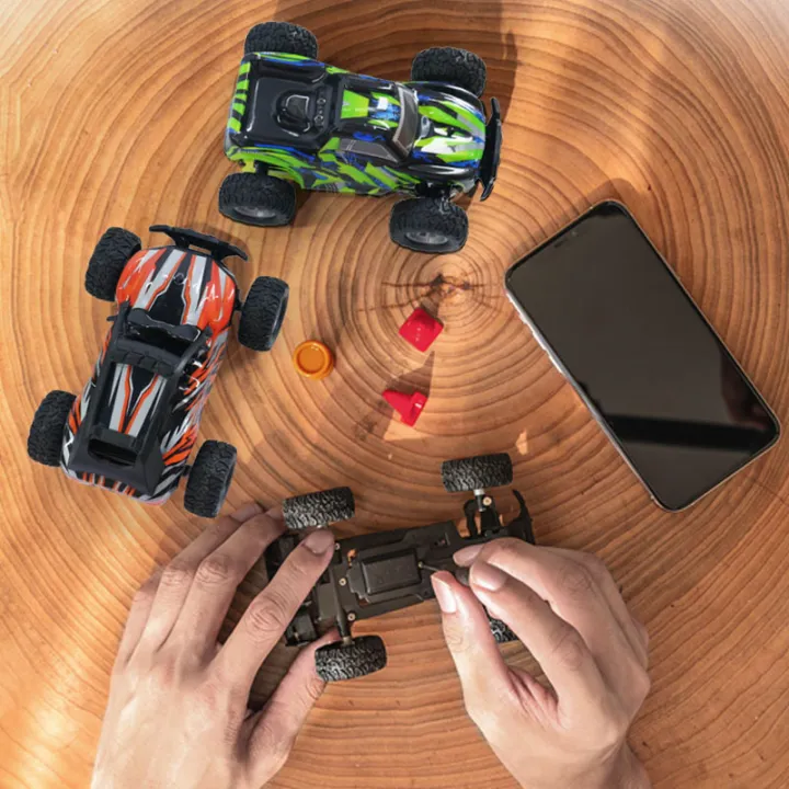 1:32Proportion%20Remote%20Control%20Car,%20Remote%20Control%20Car%20Max%2020%20Km/h,%202.4Ghz%20High-Speed%20All-terrain%20Outdoor%20Electric%20Toy%20Car%20-%20Image%204