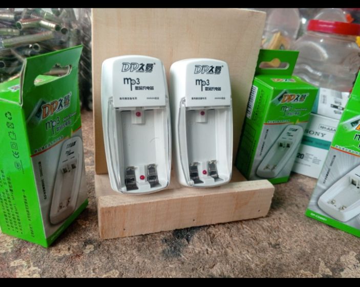 Japanese AA AAA 1.4V Rechargeable Battery Cell | Mini Wall Charger for Efficient Charging