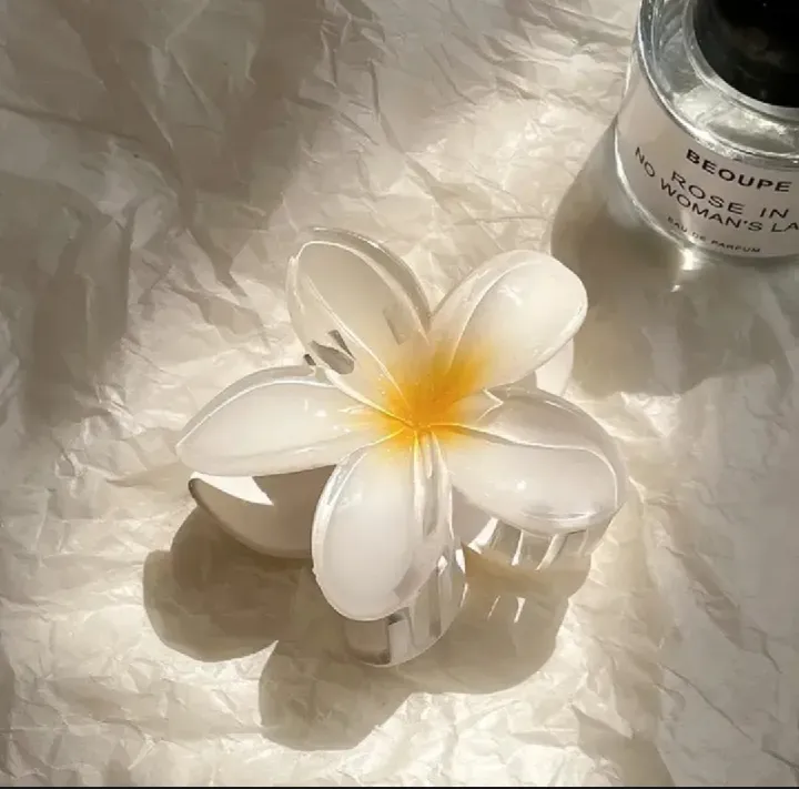 Giant%20size%20flower%20hair%20clip%20for%20girls%20and%20women%20.%20Korean%20style%20hair%20flower%20claw%20clip%20.Korean%20flower%20gradient%20egg%20large%20(%208cm)%20big%20size%20hair%20clip%20-%20Image%207