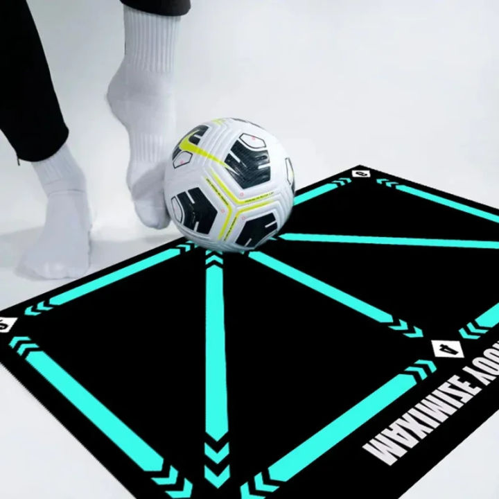 90cm%20Football%20Training%20Mat%20Durable%20Non%20Slip%20Foldable%20Kids%20Adults%20Dribble%20Training%20Mat%20Football%20Training%20Indoor%20Ourdoor%20Equipment%20-%20Image%202