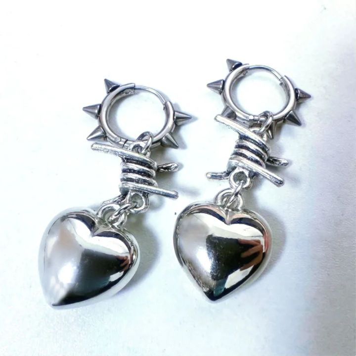 Goth%20Jewelry%20Thorn%20Heart%20Hoop%20Earrings%20Grunge%20Charms%20Earrings%20Punk%20Aesthetic%20Women%20Women%20Accessories%20Korean%20Fashion%20Earrings%20-%20Image%202