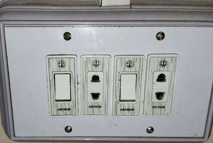 Anchor%20China%20Electric%20Switch%20button%20-%20A%20Pack%20of%2012%20-%20Image%202
