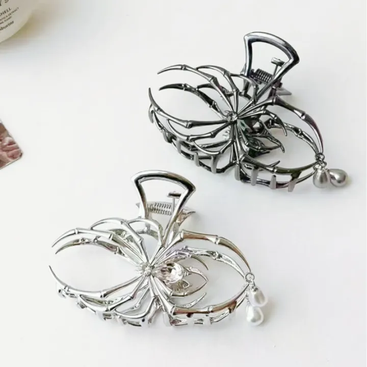 Women's%20Y2K%20Sweet%20Personalized%20Hair%20Clip%20Rhinestone%20Imitation%20Pearl%20Alloy%20Metal%20Skull%20Spider%20Claw%20Design%20for%20Daily%20Use%20-%20Image%207