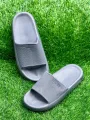 Men Solid Colour Fashion Chappels. 