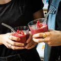 4 Pieces/Set 16cm Short Glass Straws with 2 Cleaning Brushes, Eco-Friendly Reusable Straws for Desserts, Smoothies, Milkshakes, Cocktail Whiskey Beer Straws, Bar Accessories, Mini Eggshell Cup Thermos Cup Water Cup Straws.