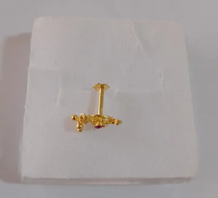 Traditional%20Golden%20Nathli%20Nose%20Pin%20for%20Women%20&%20Girls%20%7C%20Gold%20Plated%20Nath%20with%20Stone%20%7C%20Ethnic%20Jewelry%20-%20Image%203