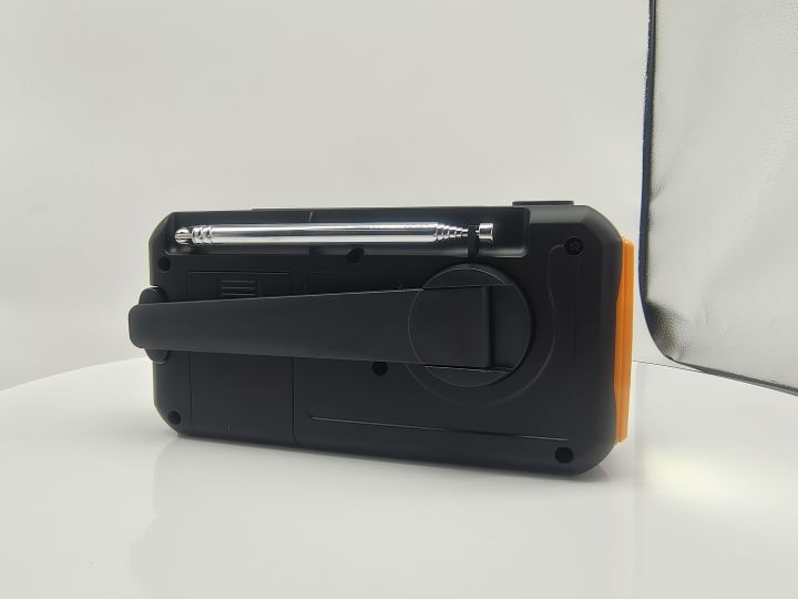5000mAh/18500mWh%20Emergency%20Hand%20Crank%20Radio,AM%20FM%20NOAA%20Weather%20Alert%20Radio,%20Digital%20Display,4%20Way%20Powered%20Hand%20Crank,Solar%20Radio%20-%20Image%203