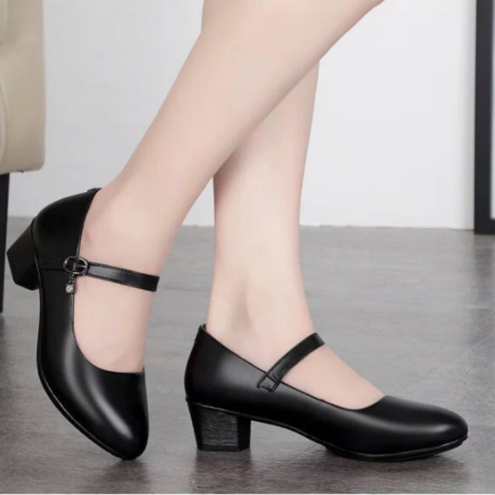 Black%20Pointed%20Toe%20Low%20Heel%20Pumps%20for%20Women%20%E2%80%93%20Slip-On%20Work%20Shoes,%20Comfortable%20Business%20Shoes%20for%20Office,%20Commute%20&%20Casual%20Wear%20-%20Image%204