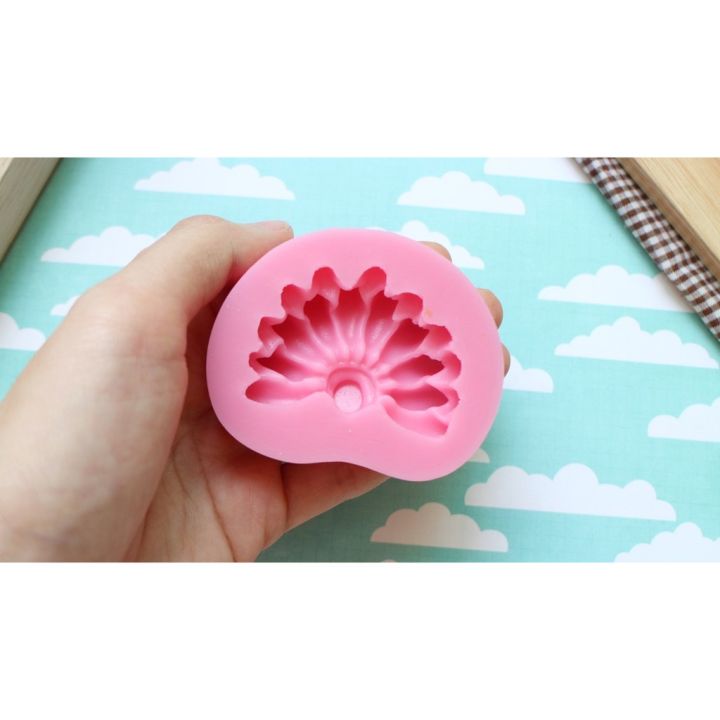 Fondant%20Mold,%20Banana%20Comb,%20Can%20Press%20Floating%20Lotus%20Flowers,%20F-17%20-%20Image%204