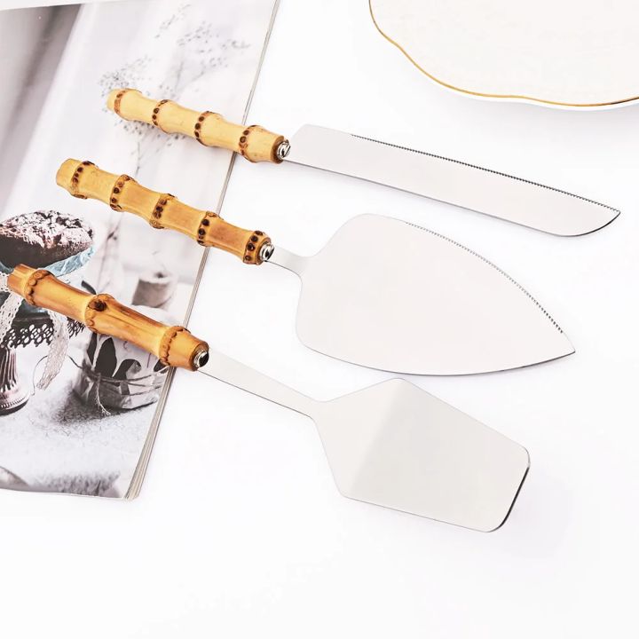 1Pcs%20Bamboo%20Handle%20Stainless%20Steel%20Cake%20Knife%20Shovel%20Bread%20Knife%20Cake%20Cutting%20Tools%20Pizza%20Cheese%20Steak%20Shovel%20Baking%20Utensils%20-%20Image%203