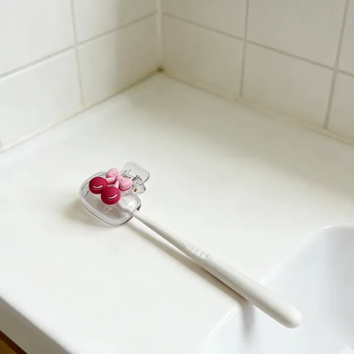 Cute%20Cherry%20Design%20Toothbrush%20Holder,%20Cherry%20Pattern,%20Protects%20Toothbrush%20Head,%20Features%20Dual%20Holes%20for%20Drainage%20and%20Ventilation%20-%20Image%207