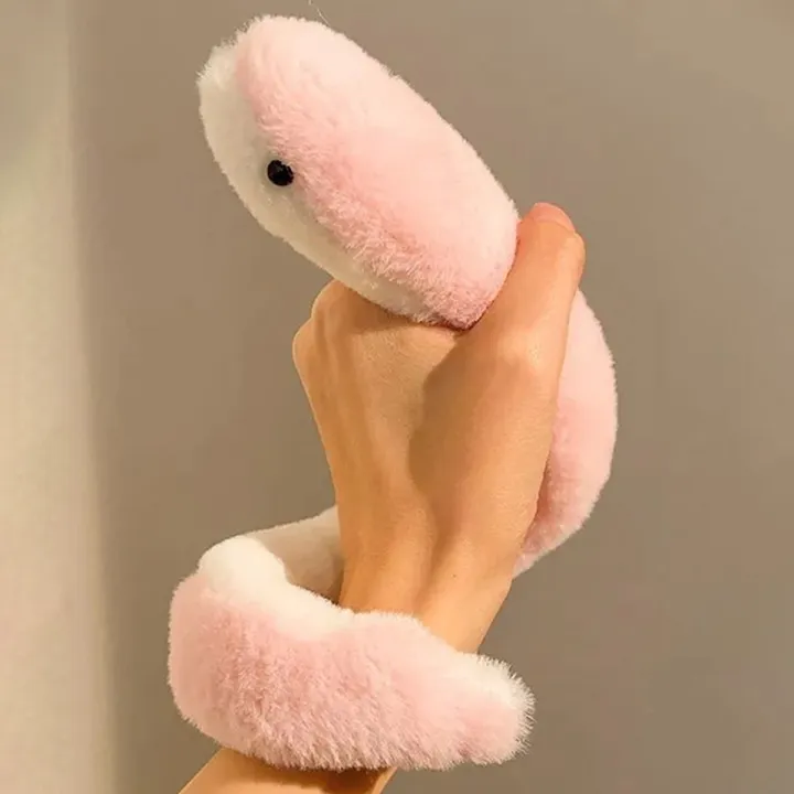 Snake%20Cat%20Toy%20Chew-Proof%20%7C%20Interactive%20Plush%20Feather%20Wand%20for%20Kittens/Puppies%20(Xmas%20%202024)%20-%20Image%204
